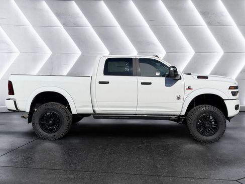New 2025 RAM 2500 Big Horn AWD/4WD image 6