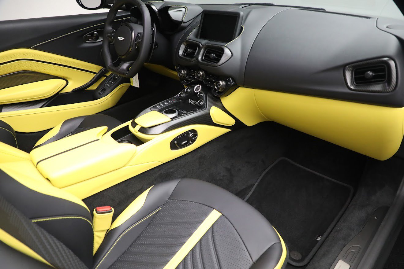 Used 2023 Aston Martin V12 Vantage Roadster RWD image 28