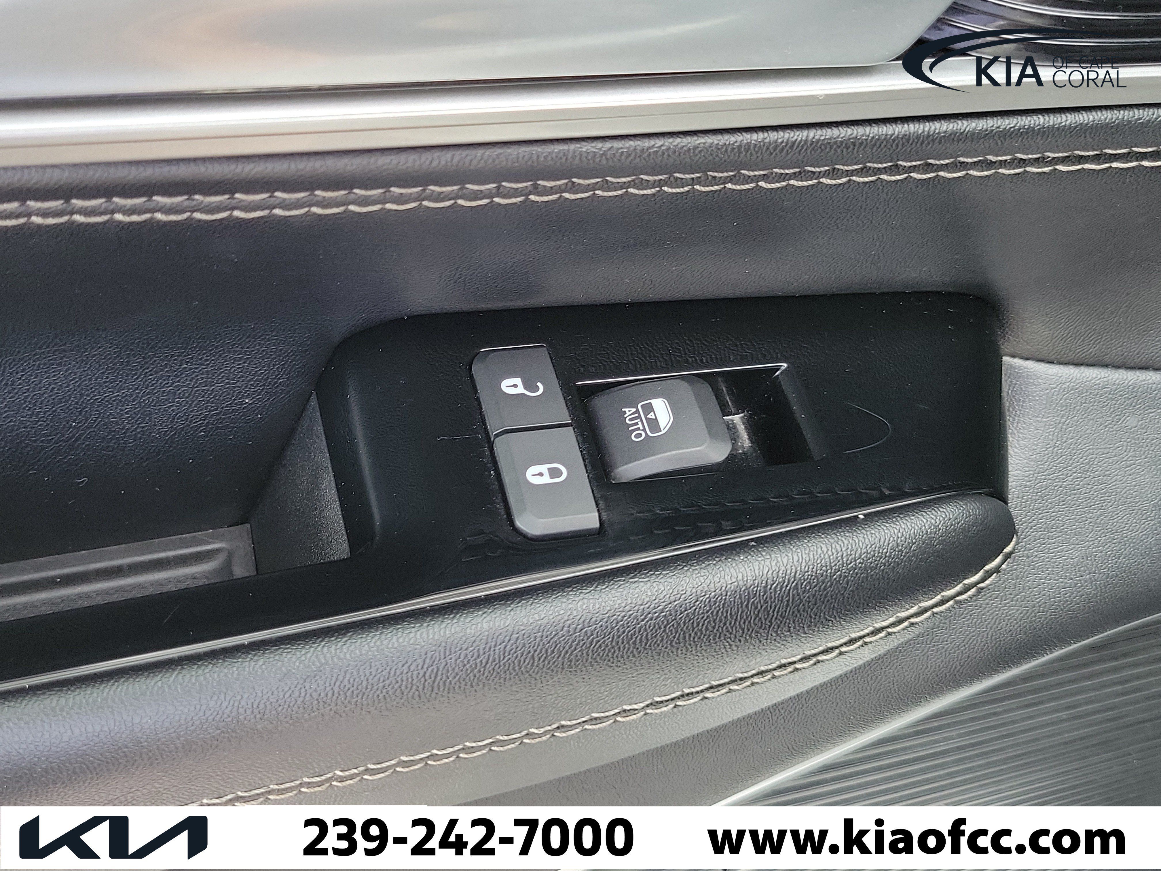 Used 2024 Jeep Wagoneer Series II AWD/4WD image 17