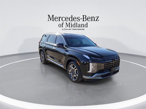 Used 2024 Hyundai Palisade Limited image 2