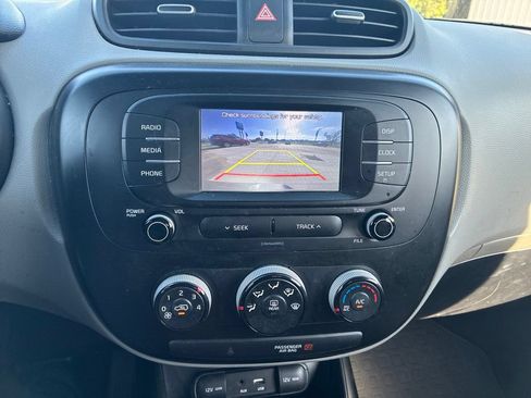 Used 2019 Kia Soul FWD image 26