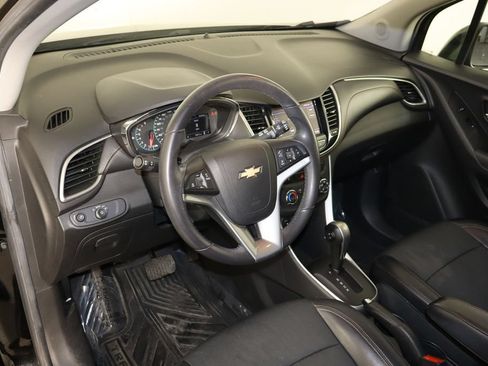 Used 2020 Chevrolet Trax LT w/ Redline Edition FWD image 25