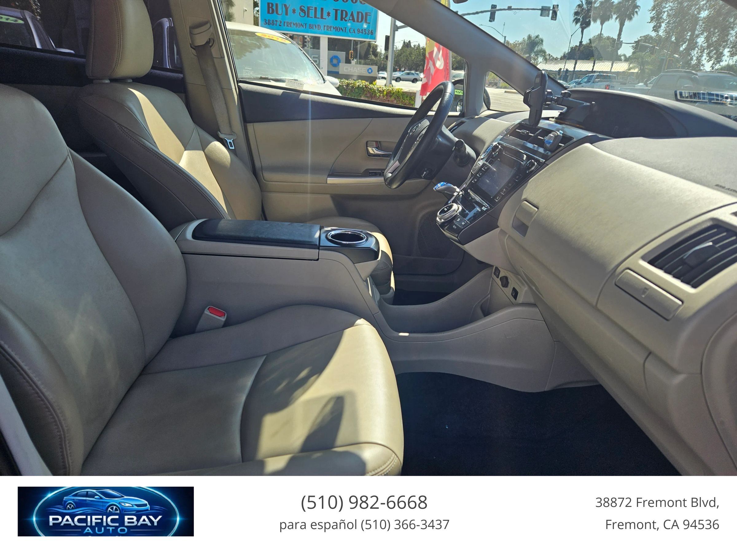 Used 2015 Toyota Prius V Four FWD image 4