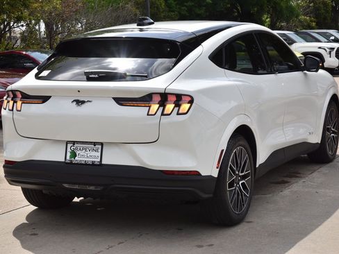 Certified 2025 Ford Mustang Mach-E Premium image 8