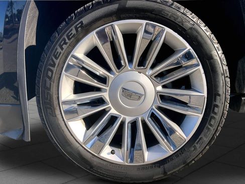 Used 2016 Cadillac Escalade Platinum AWD/4WD image 11