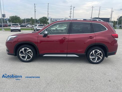Used 2024 Subaru Forester Touring w/ Convenience Package AWD/4WD image 2
