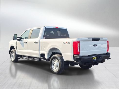 Used 2023 Ford F250 XL AWD/4WD image 4