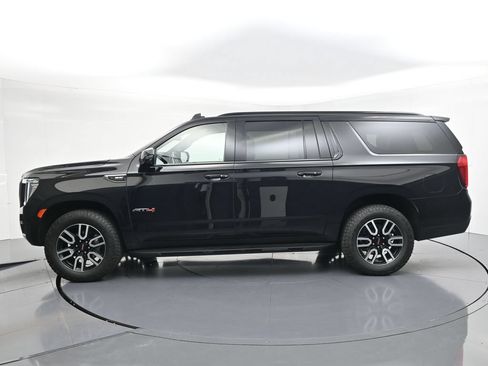 Used 2023 GMC Yukon XL AT4 w/ Technology Package AWD/4WD image 5
