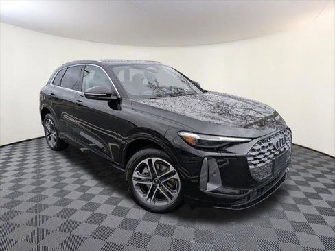 Certified 2025 Audi Q5 2.0T Premium Plus w/ Premium Plus image 1