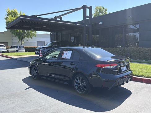 Used 2023 Toyota Corolla SE w/ Carpet Mat Package (TMS) FWD image 16