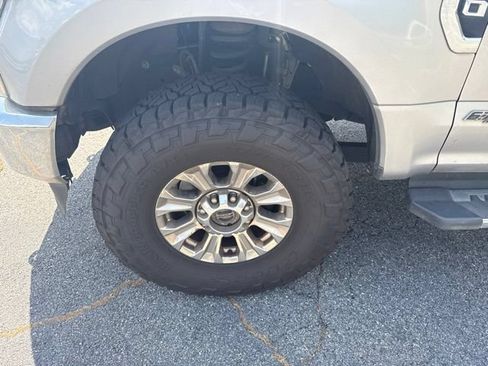 Used 2020 Ford F250 Lariat w/ Lariat Ultimate Package AWD/4WD image 11