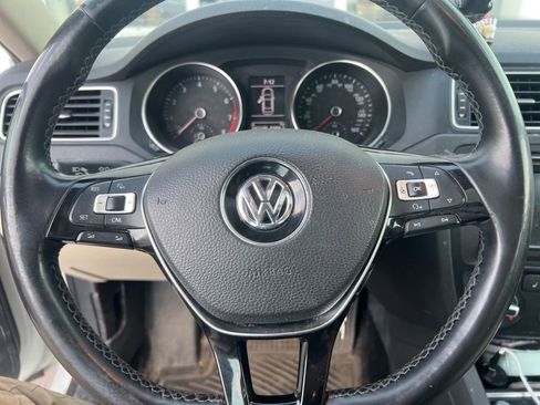 Used 2017 Volkswagen Jetta SE FWD image 11