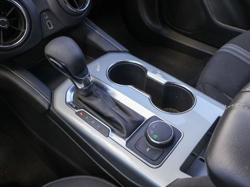 Used 2025 Chevrolet Blazer LT FWD image 15