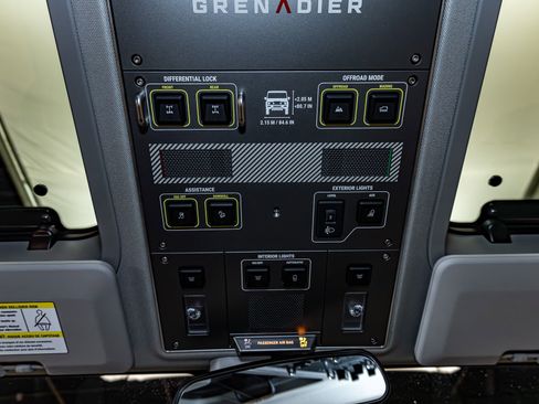 Used 2025 INEOS Grenadier Fieldmaster Edition image 19