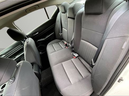 Used 2022 Nissan Altima 2.5 S FWD image 18