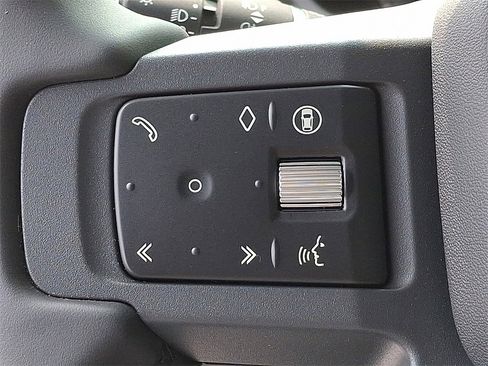 New 2025 Land Rover Defender 110 S image 14