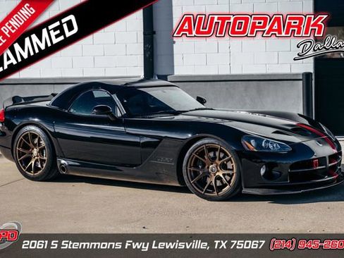 Used 2004 Dodge Viper SRT-10 image 1