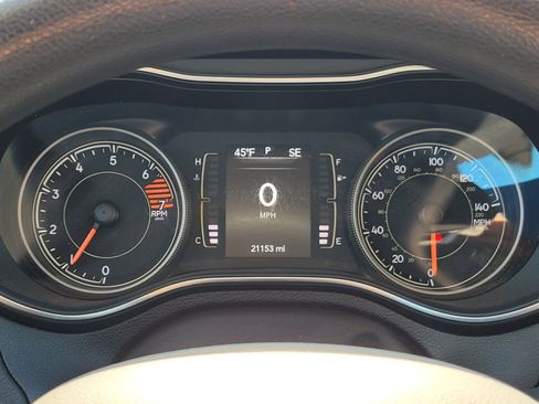 Used 2019 Jeep Cherokee Latitude w/ Popular Appearance Group image 33