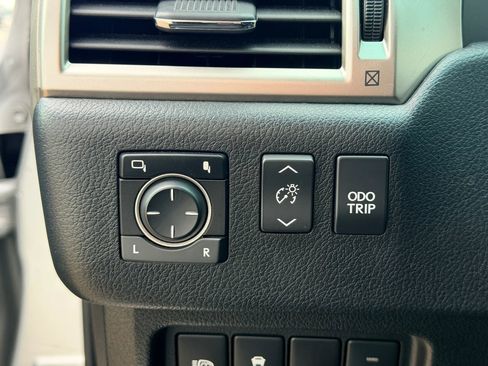 Used 2011 Lexus GX 460 Premium AWD/4WD image 41