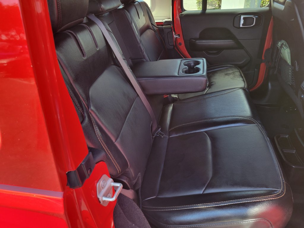 Used 2024 Jeep Wrangler Unlimited Sahara w/ Safety Group AWD/4WD image 21