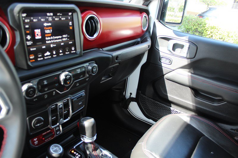 Used 2023 Jeep Gladiator Rubicon w/ Trailer Tow Package AWD/4WD image 17