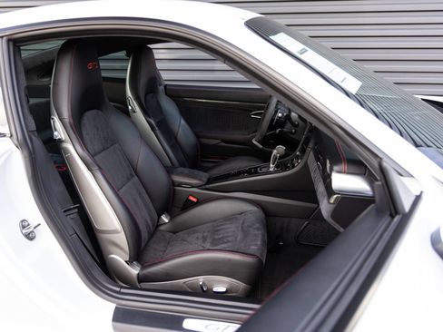 Certified 2018 Porsche 911 GT3 RWD image 30