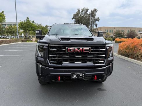 Used 2024 GMC Sierra 2500 AT4 w/ AT4 Premium Plus Package AWD/4WD image 8