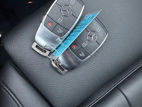 Used 2023 Mercedes-Benz EQB 300 4MATIC w/ Exclusive Package image 45