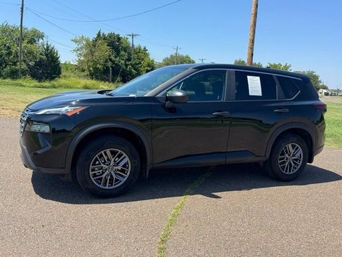 Used 2026 Nissan Rogue S FWD image 3