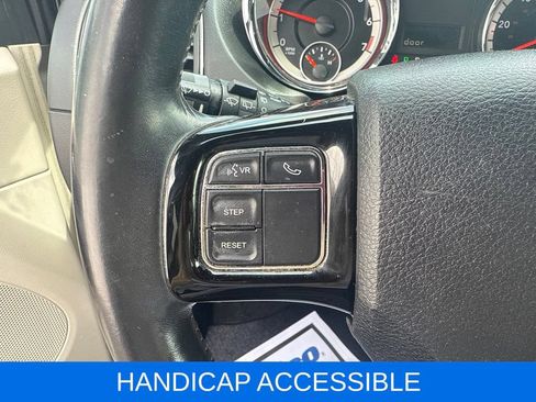 Used 2017 Dodge Grand Caravan SXT FWD image 16