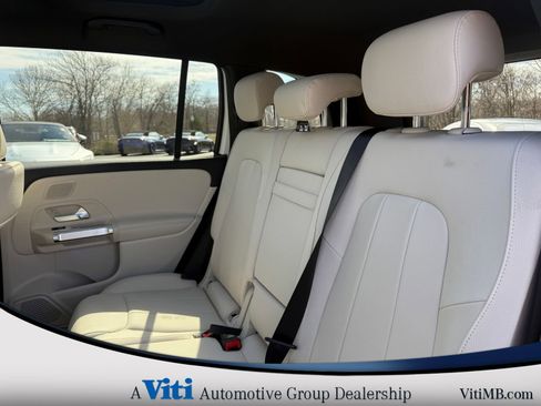 Used 2026 Mercedes-Benz GLB 250 4MATIC image 15