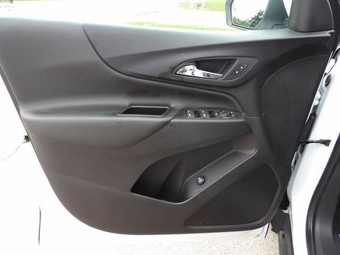 Used 2024 Chevrolet Equinox LT AWD/4WD image 11