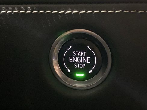 Used 2025 Cadillac Escalade Sport Platinum image 12