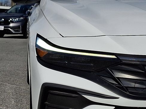 Used 2024 Hyundai Elantra SEL image 9