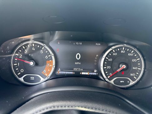 Used 2021 Jeep Renegade Trailhawk w/ Sun & Sound Group AWD/4WD image 5
