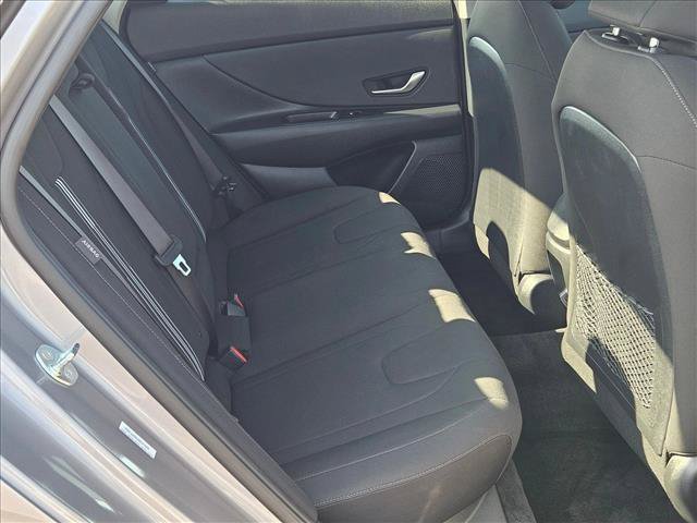 Used 2025 Hyundai Elantra SEL FWD image 22