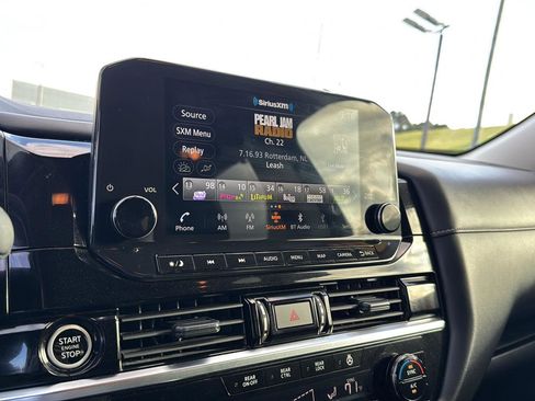 Used 2024 Nissan Pathfinder SL image 21