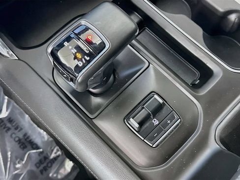 Used 2023 GMC Sierra 1500 Denali w/ Technology Package AWD/4WD image 18