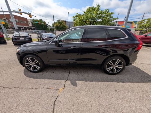 Used 2018 Volvo XC60 T5 Momentum w/ Convenience Package image 9
