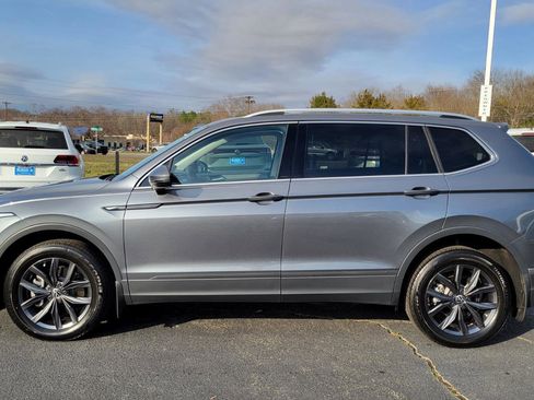 Used 2022 Volkswagen Tiguan SE image 6