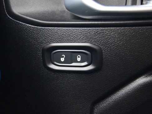 Used 2021 Jeep Wrangler Unlimited Sport image 23