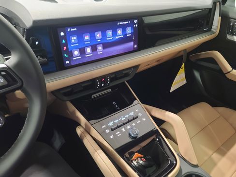 New 2026 Porsche Cayenne image 20