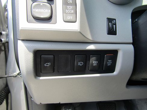 Used 2008 Toyota Sequoia Limited AWD/4WD image 33