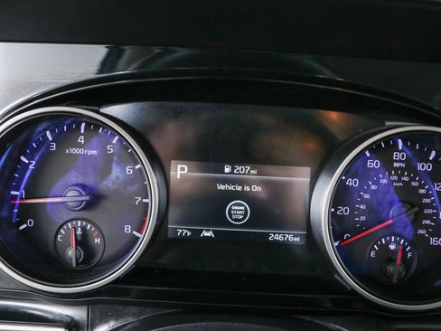 Used 2024 Kia Carnival EX FWD image 15