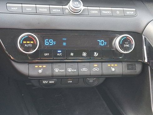 Used 2023 Hyundai Elantra Limited image 15