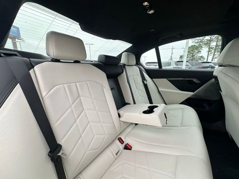 Certified 2025 BMW 530i image 30