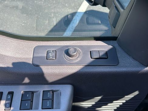 Used 2014 Ford F250 Lariat w/ Lariat Ultimate Package image 25