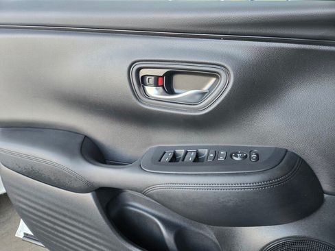 Certified 2024 Honda HR-V LX image 22