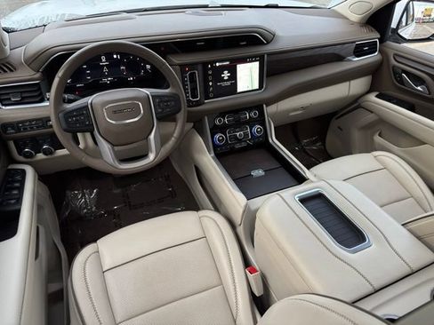Used 2022 GMC Yukon Denali AWD/4WD image 16