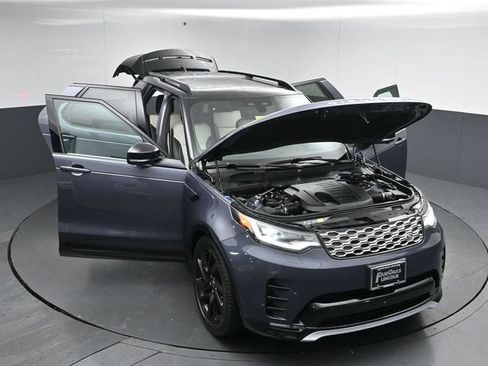 Used 2024 Land Rover Discovery Metropolitan Edition AWD/4WD image 59
